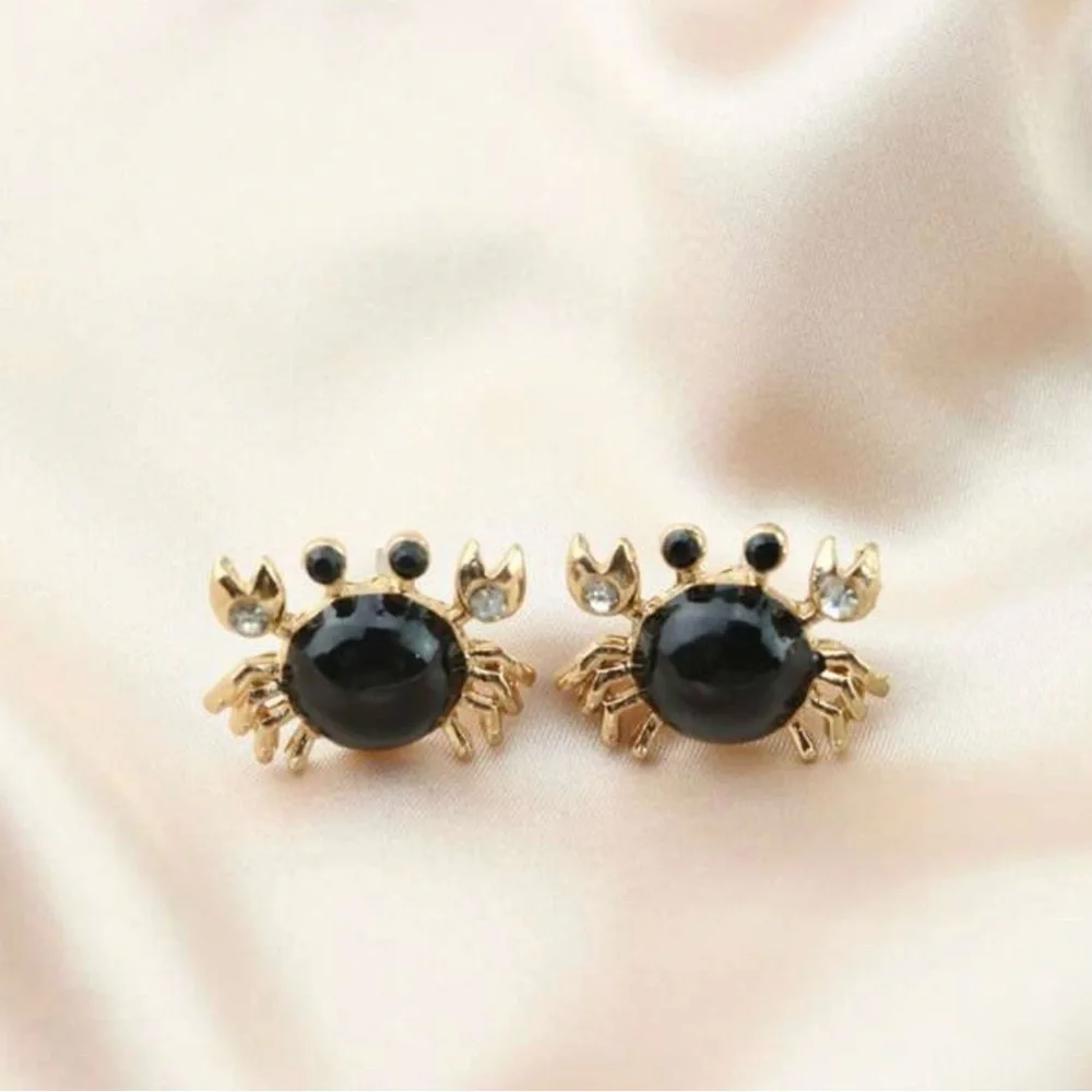 Verity Funky Black Crab Coastal Beach Shore Sand Crustacean Shellfish Ocean Stud
